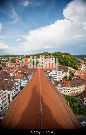 Sur la ville de Tübingen en Allemagne à partir d'un toit de l'église Banque D'Images