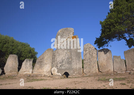 Giant's Tomb Coddu Vecchiu près d'Arzachena, Costa Smeralda, Sardaigne, Italie, Banque D'Images