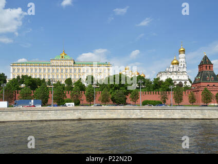 Ensemble architectural du Kremlin le Kremlin et remblai. Banque D'Images