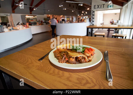 Steak pie repas produits localement dans la région de Tebay services sur la M6 en Cumbria England UK Banque D'Images