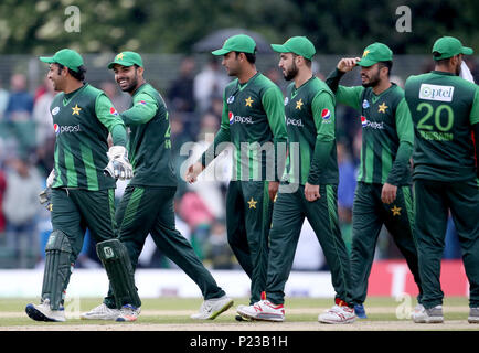 Le Pakistan célébrer en tenant le wicket final et gagner la Deuxième Internationale T20 match à La Grange, Édimbourg. ASSOCIATION DE PRESSE Photo. Photo date : mercredi 13 juin, 2018. Voir l'histoire de l'Écosse. CRICKET PA Crédit photo doit se lire : Jane Barlow/PA Wire Banque D'Images