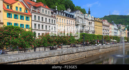 République tchèque, Karlovy Vary, scène de rue, une architecture historique, panorama, Banque D'Images