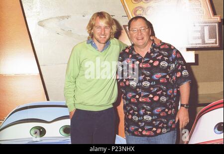 19 / 05 / 2006, Barcelone, Espagne. Le réalisateur John Lasseter et l'acteur OWEN WILSON (Lightning McQueen's Voice) au 'Cars' première européenne, la dernière production Pixar / Disney, tenue à l'hôtel des Arts. Banque D'Images