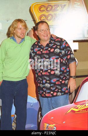 19 / 05 / 2006, Barcelone, Espagne. Le réalisateur John Lasseter et l'acteur OWEN WILSON (Lightning McQueen's Voice) au 'Cars' première européenne, la dernière production Pixar / Disney, tenue à l'hôtel des Arts. Banque D'Images