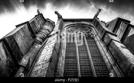 La cathédrale gothique de Saint Just et saint Pasteur, début de la construction en 1272 Banque D'Images