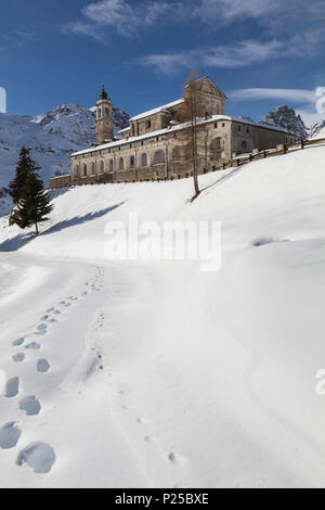 Val Grana (Valle Grana), le Castelmagno, province de Coni, Piémont, Italie. Sanctuaire Saint Magnus de Cuneo Banque D'Images