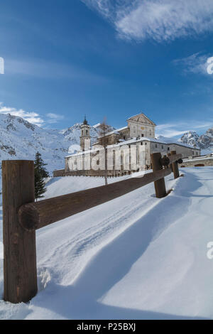 Val Grana (Valle Grana), le Castelmagno, province de Coni, Piémont, Italie. Sanctuaire Saint Magnus de Cuneo Banque D'Images