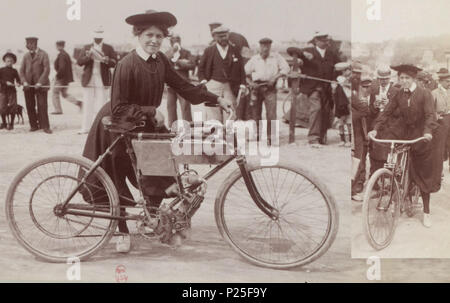 [Collection Jules Beau. Photographie sportive] : T. 19. Année 1902 / Jules Beau [Collection Jules Beau. Photographie sportive] : T. 19. Année 1902 / Jules Beau : F. 12. [Le kilomètre, Deauville, 26 août 1902] ; 194 Mme Jolivet, première recordwoman de vitesse en sports mécaniques, au kilomètre de Deauville 1902, le 26 août (sur Pécourt 1½ hp 30 kg). Banque D'Images