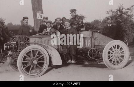 [Collection Jules Beau. Photographie sportive] : T. 14. Année 1901 / Jules Beau [Collection Jules Beau. Photographie sportive] : T. 14. Année 1901 / Jules Beau : F. 4v. [Paris - Berlin, grande course annuelle de l' Automobile Club de France, course de vitesse, 27 -29 juin 1901] ; 6 Adolphe Clément 1901 Paris-Berlin Banque D'Images