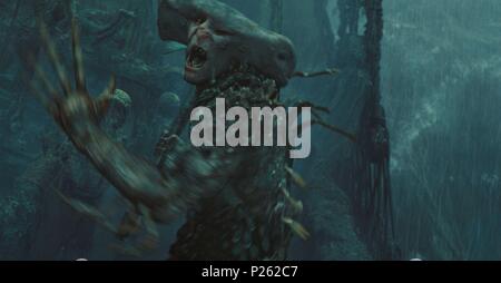 Titre original : PIRATES OF THE CARIBBEAN : AT WORLDS END. Titre en anglais : PIRATES OF THE CARIBBEAN : AT WORLDS END. Film Réalisateur : Gore Verbinski. Année : 2007. Credit : WALT DISNEY PICTURES / Album Banque D'Images