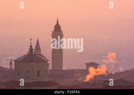 Lever de soleil à Bergame Città Alta (Ville Haute), Bergame Ville, province de Bergame, Lombardie, Italie, Europe district Banque D'Images