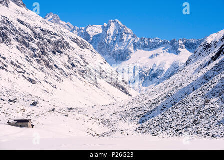 La saison d'hiver au parc de l'Adamello, Vallée Adamè, province de Brescia, Lombardie, Italie. Banque D'Images