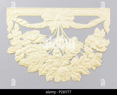 . Anglais : Frontière (Allemagne), ca. 1900 . Anglais : bouquet floral, suspendu du noeud papillon et ruban Imprimé en blanc cassé. . Vers 1900 36 Frontière (Allemagne), ca. 1900 (CH) 18498119 Banque D'Images