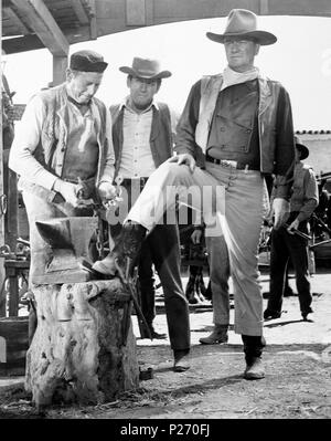 Titre original : LES FILS DE KATIE ELDER. Titre en anglais : LES FILS DE KATIE ELDER. Directeur de film : Henry Hathaway. Année : 1965. Stars : John Wayne. Credit : PARAMOUNT PICTURES / Album Banque D'Images