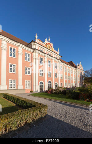 Façade du château neuf de ses jardins. Meersburg, Bade-Wurtemberg, Allemagne. Banque D'Images