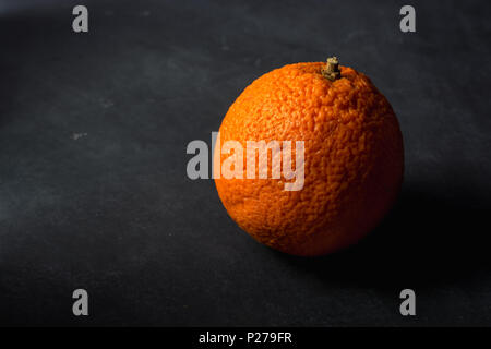 Orange sur fond tableau sale Banque D'Images