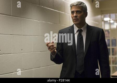 Titre original : MICHAEL CLAYTON. Titre en anglais : MICHAEL CLAYTON. Directeur de film : TONY GILROY. Année : 2007. Stars : GEORGE CLOONEY. Credit : SAMUEL MEDIA/Castle Rock Entertainment/MIRAGE ENTERPRISES / Album Banque D'Images