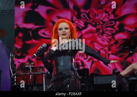 17 / 06 / 2006 ; Estadio Vicente Calderón. Madrid. Fangoria durante el Concierto. Banque D'Images