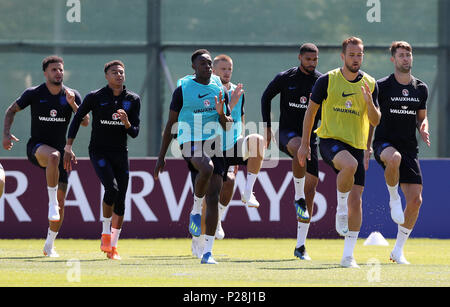 L'Angleterre (gauche-droite) Kyle Walker, Jesse Lingard, Danny Welbeck, Eric Dier, Ruben Loftus-Cheek, Harry Kane et Gary Cahill au cours de la séance de formation au stade Spartak Moscow, Moscow. Banque D'Images