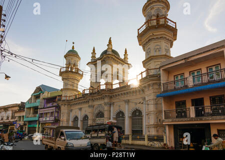Mawlamyine (Moulmein), Mawlamyaing, Surtee Masjid Jamae mosquée sunnite, l'État Môn, Myanmar (Birmanie) Banque D'Images