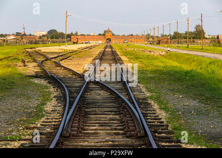 Entrée de la rampe d'Auschwitz II-Birkenau, ancien camp de concentration et d'extermination nazis près d'Oswiecim, Pologne ville Banque D'Images