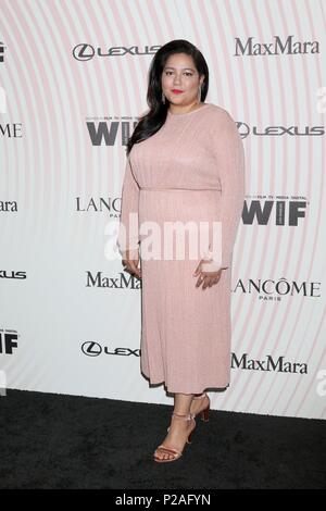 Los Angeles, CA. 13 Juin, 2018. Shivani Rawat aux arrivées de Women in Film Crystal Lucy Awards 2018 présenté par Max Mara, Lancome et Lexus, le Beverly Hilton, Los Angeles, CA, 13 juin 2018. Credit : Priscilla Grant/Everett Collection/Alamy Live News Banque D'Images