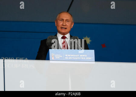 Moscou, Russie. 14 juin 2018. Le président russe Vladimir Poutine parle avant la Coupe du Monde FIFA 2018 match du groupe A entre la Russie et l'Arabie saoudite au stade Luzhniki le 14 juin 2018 à Moscou, Russie. Credit : PHC Images/Alamy Live News Banque D'Images