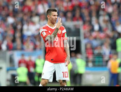 Moscou, Russie. 14 juin 2018. : 06/14/2018 firo, Moscou, football, soccer, l'équipe nationale, la Coupe du Monde 2018 en Russie, la Russie, la Coupe du Monde 2018 en Russie, la Russie, la Coupe du Monde 2018, la Russie La Russie, match d'ouverture, M01, la Russie - l'Arabie saoudite, Fedor Smolov, la Russie, le geste d'utilisation dans le monde entier | Credit : dpa/Alamy Live News Banque D'Images