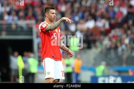 Moscou, Russie. 14 juin 2018. : 06/14/2018 firo, Moscou, football, soccer, l'équipe nationale, la Coupe du Monde 2018 en Russie, la Russie, la Coupe du Monde 2018 en Russie, la Russie, la Coupe du Monde 2018, la Russie La Russie, match d'ouverture, M01, la Russie - l'Arabie saoudite, Fedor Smolov, la Russie, le geste d'utilisation dans le monde entier | Credit : dpa/Alamy Live News Banque D'Images