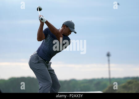 Southampton, New York, USA. 14 Juin, 2018. Tiger Woods du USA pendant le premier tour de l'US Open 118e championnat au Shinnecock Hills Golf Club à Southampton, New York, États-Unis, le 14 juin 2018. Credit : Koji Aoki/AFLO SPORT/Alamy Live News Banque D'Images