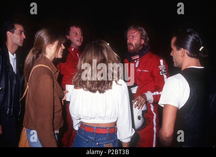 SAUGUS, CA - 12 OCTOBRE : (L-R) L'actrice Linda Hamilton et directeur James Cameron assister à Reid Rondell Celebrity Road Race le 12 octobre 1991 à Saugus Saugus Speedway, en Californie. Photo de Barry King/Alamy Stock Photo Banque D'Images