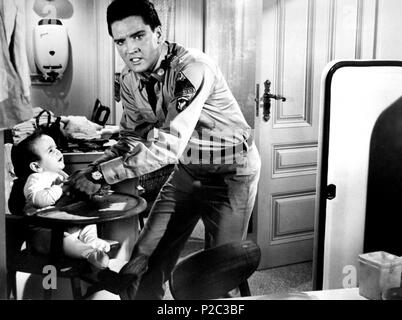 Titre original : G. I. BLUES. Titre en anglais : G. I. BLUES. Directeur : NORMAN TAUROG Film. Année : 1960. Stars : ELVIS PRESLEY. Credit : PARAMOUNT PICTURES / Album Banque D'Images
