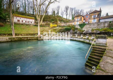 France, Côte-d'Or, Bèze, Promenade de la source autour de la résurgence de la Bèze river Banque D'Images