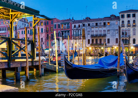 Gondoles de Grand Canal, Venise, Italie, Banque D'Images