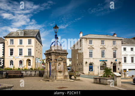 New Liskeard, Cornwall, Royaume-Uni, la Parade, 1871 fontaine, conçu par l'architecte local Riz Henry Banque D'Images