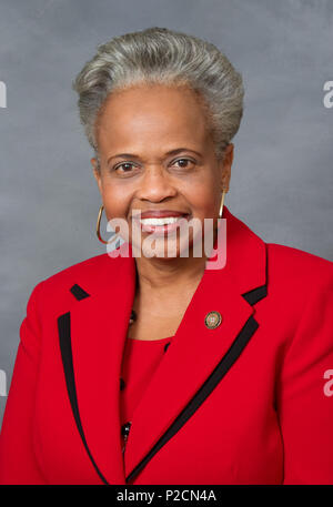 . Anglais : portrait officiel de North Carolina State Sénateur Gladys Ashe Robinson. 6 février 2013, 13:50:02. L'Assemblée générale de Caroline du Nord 22 Gladys A. Robinson Banque D'Images