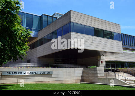 Le centre moderne de Harper à l'Université de Chicago abrite l'élite Booth School of Business. Banque D'Images