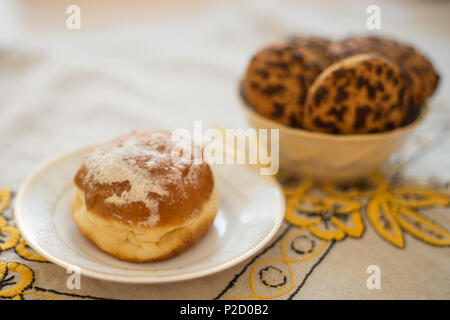 Donut et biscuits sur la table Banque D'Images