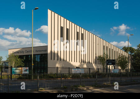 Farnborough College of Technology dans le Hampshire, au Royaume-Uni. Le nouveau centre de l'Université bâtiment inauguré en 2017. Banque D'Images