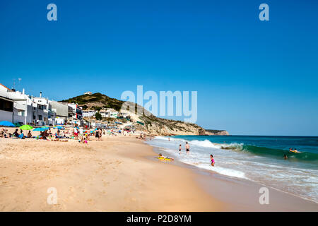 Plage, Salema, Vila do Bispo, Costa Vicentina, Algarve, Portugal Banque D'Images