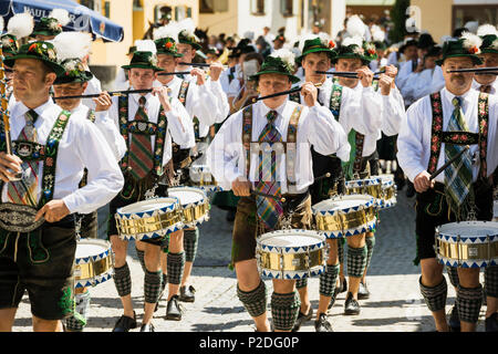 Prozession traditionnel, Garmisch-Partenkirchen, Haute-Bavière, Bavière, Allemagne Banque D'Images