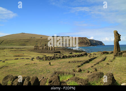 Ahu Tongariki Ahu, le plus important sur l'île de Pâques à l'océan Pacifique sur le dos, au Chili, en Amérique du Sud Banque D'Images