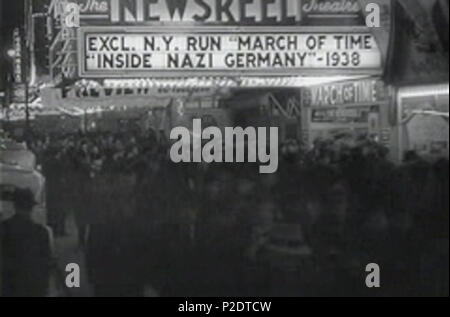 . Foule devant l'ambassade Newsreel Theatre (New York) en exécutant 'la marche du temps' film 'à l'intérieur de l'Allemagne nazie" en 1938 ; à partir de la marche du temps - outtakes - Histoire RG-60.1140, Bande 937 . 1938. Réalisateur : Julien Bryan (1899-1974) Noms alternatifs Julien Hequembourg Bryan Description photographe américain, écrivain, opérateur de caméra et producteur de films, les dates de naissance/décès 23 MAI 1899 20 octobre 1974 Lieu de naissance/décès Titusville, New York New York City contrôle d'autorité : Q959506 : VIAF ?70174347 ISNI : ?0000 0001 0984 9746 RCAC : ?n50041106 GND : ?1016217390 SUDOC : ?150322771 WorldCat Banque D'Images