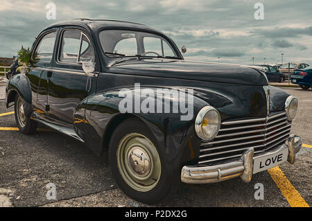 Peugeot 203 voiture ancienne Banque D'Images