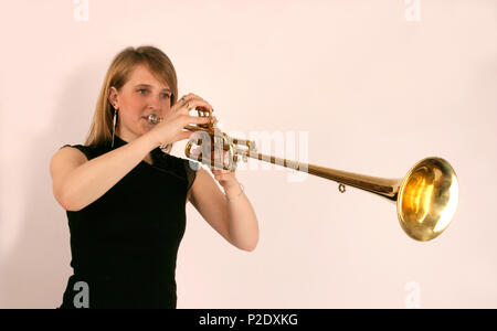 Fanfare trompette. Ceremonial trompette. Laiton. modèle libération - Gemma Jones Banque D'Images