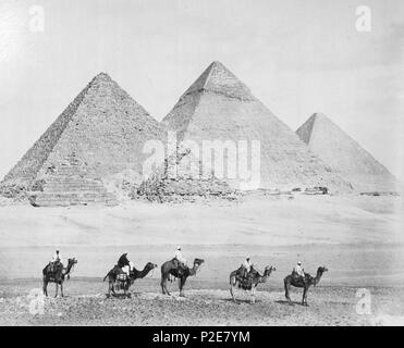 Photographie historique des pyramides, pyramides égyptiennes de la Nécropole de Gizeh, Egypte Banque D'Images