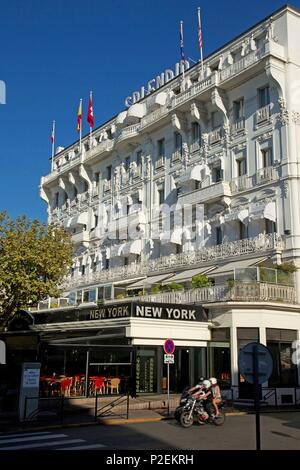 France, Alpes Maritimes, Cannes, façade de la splendide, le plus ancien hôtel de Cannes, en face de la Croisette Banque D'Images