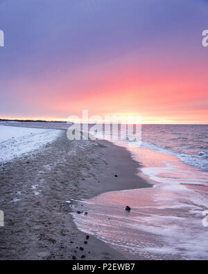Coucher de soleil, plage, mer Baltique, hiver, Darss, Parc National, Bodden, Allemagne Banque D'Images