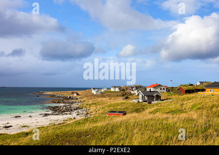 Plage, Ramberg, maisons, Flakstadoya, Lofoten, Norvège, Europe, Amérique du Nord Banque D'Images