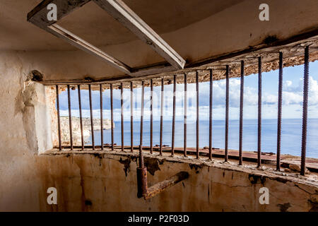 L'intérieur du bunker Mirador del Aguila près du phare du Cap Blanc, Majorque, Îles Baléares, Espagne Banque D'Images